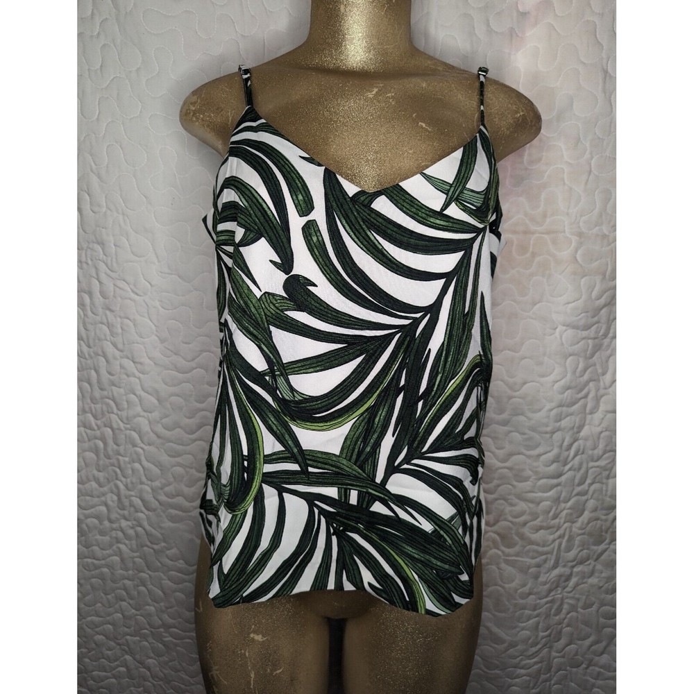 NWT Size M- Elaine Rose Tank Top